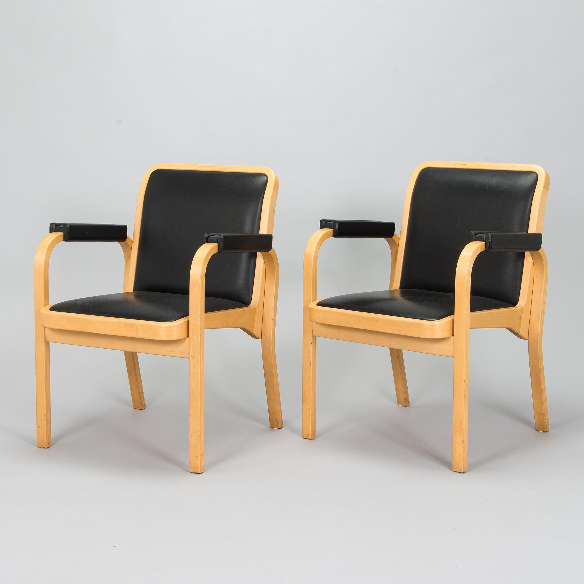 Alvar Aalto, nojatuolipari, malli E45, Artek, 1900-luvun loppu.