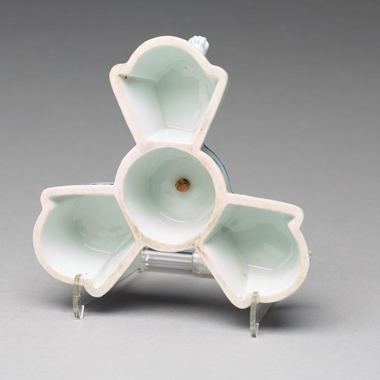 A blue and white cruet stand, Qing dynasty, Qianlong (1736-95).