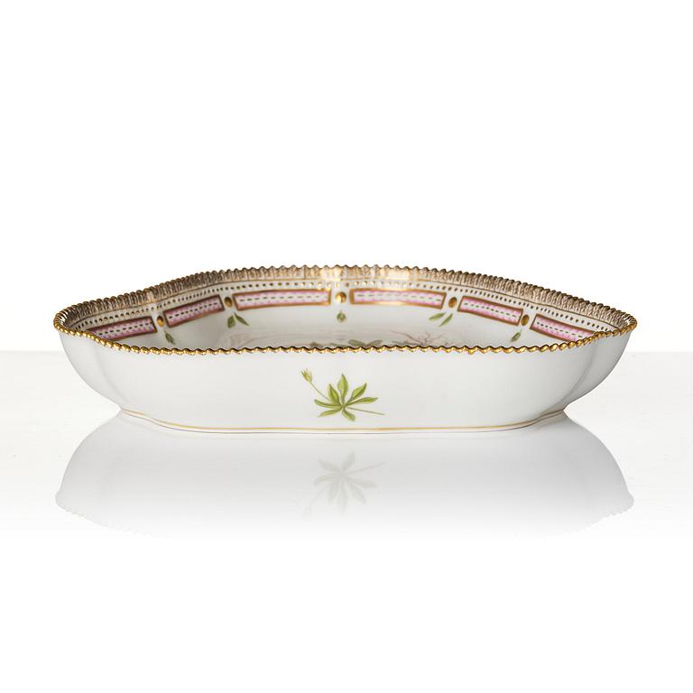 A set of two Royal Copenhagen 'Flora Danica' serving dishes, Denmark, 20th century.