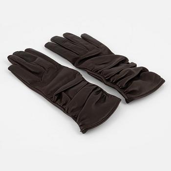 Prada, a pair of brown lambskin gloves, size 7.