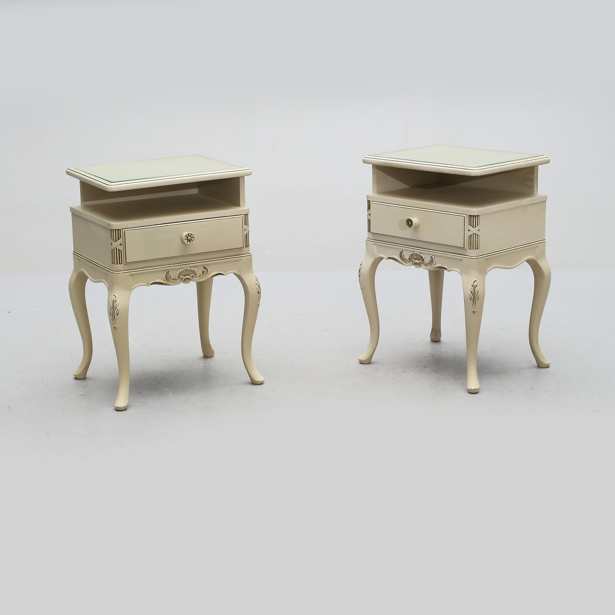 SÄNGBORD, ett par, 1900-talets andra hälft.