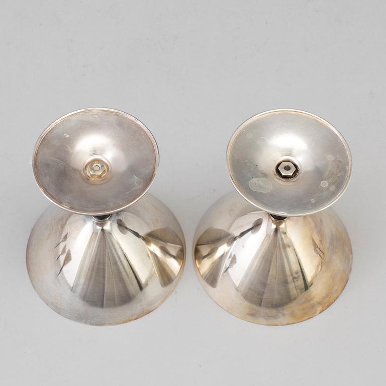 8 pcs of silverplated and bakelite cocktailglasses by Folke Arström.