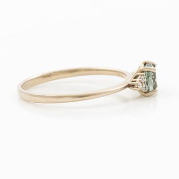 Ring in 14K white gold with tourmaline and brilliant-cut diamonds.