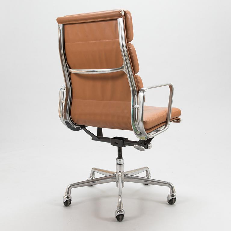 Charles & Ray Eames, Office chair, EA 219/ Soft Pad, Herman Miller, 1980s. Design year 1969.