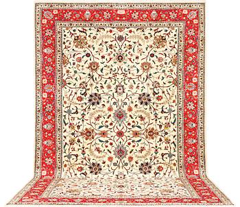 A Mahal carpet, c. 493 x 300 cm.