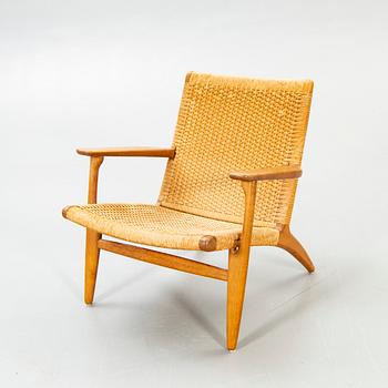 Hans J Wegner,  fåtölj "CH-25", Carl Hansen & Søn, Danmark.