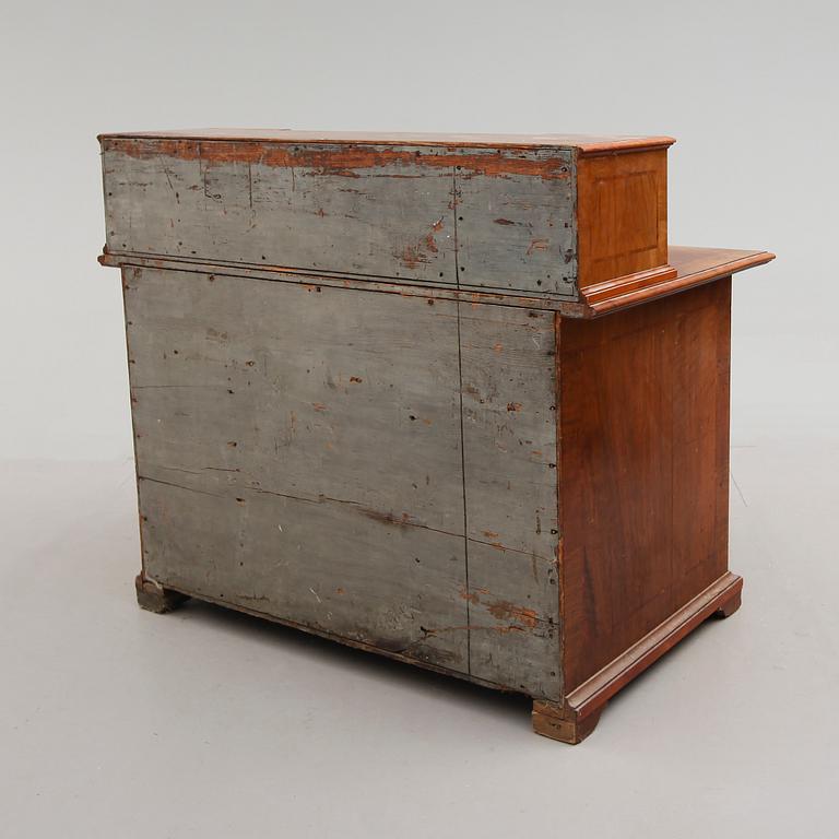 SKRIVBORD, senbarock, 1700-tal.