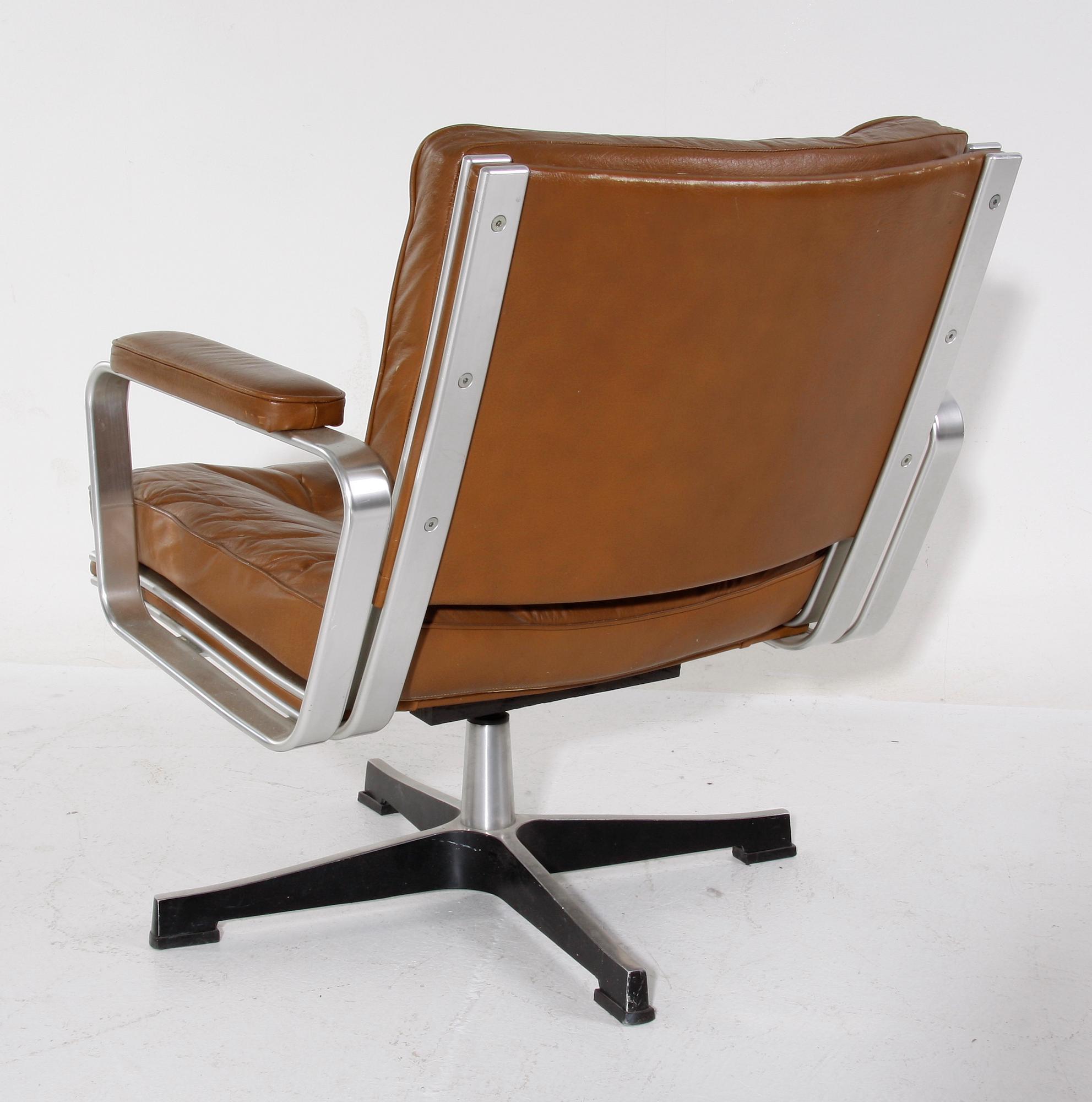SNURRFÅTÖLJ, Design: Karl-Erik Ekselius för JOC möbler, Vetlanda. 1960/70-tal.