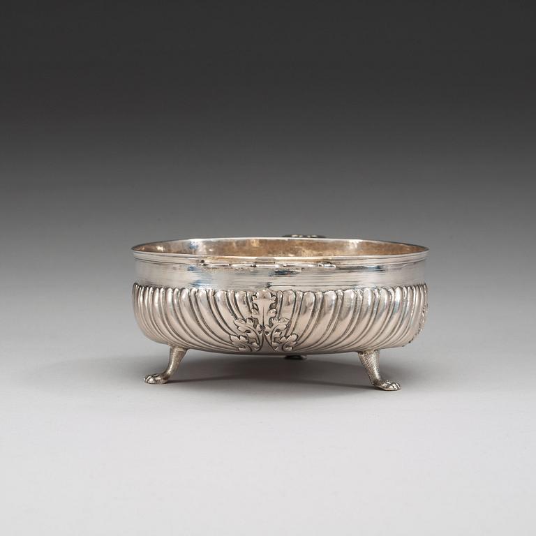 A German early 18th century silver bowl, possibly of Christoph Friedrich Pohl, Greifswald (maker from 1729).