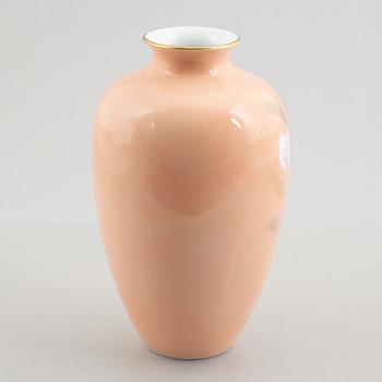 A porcelain vase, Fukagawa Porcelain Manufacturing Company, Japan, second half of the 20th century.
