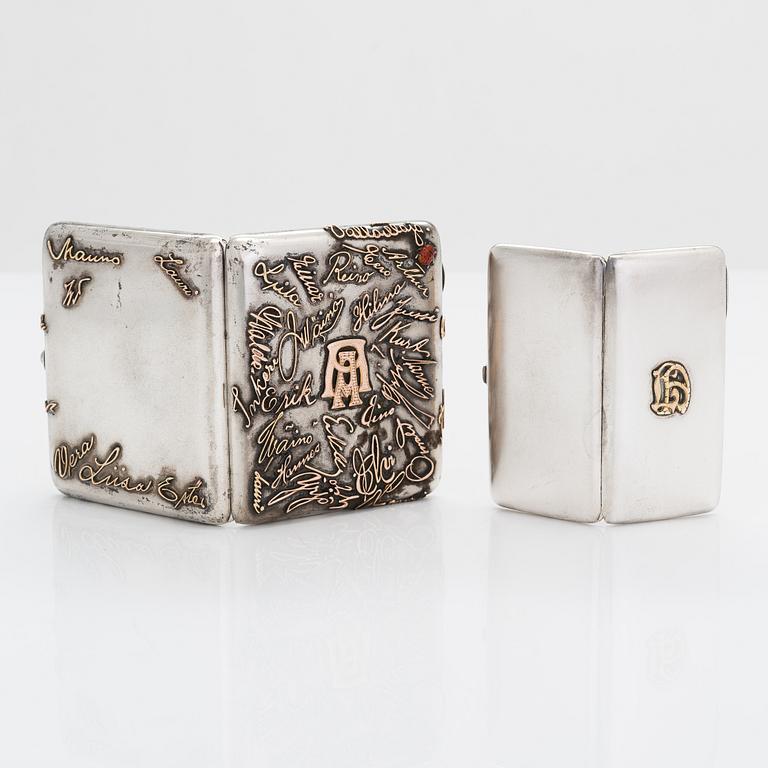 Cigarettetuier, 2 st, silver, Åbo 1917 och 1925.