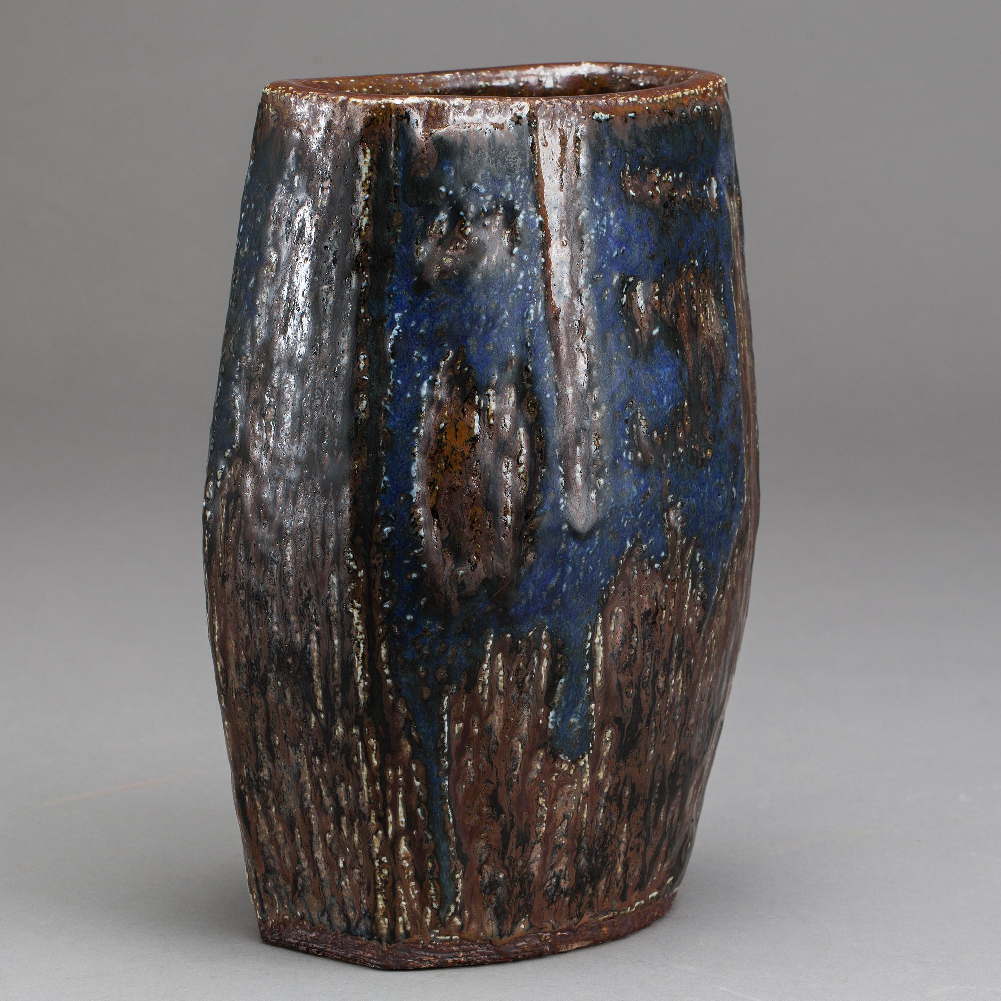 CARL-HARRY STÅLHANE, a signed stoneware vase.