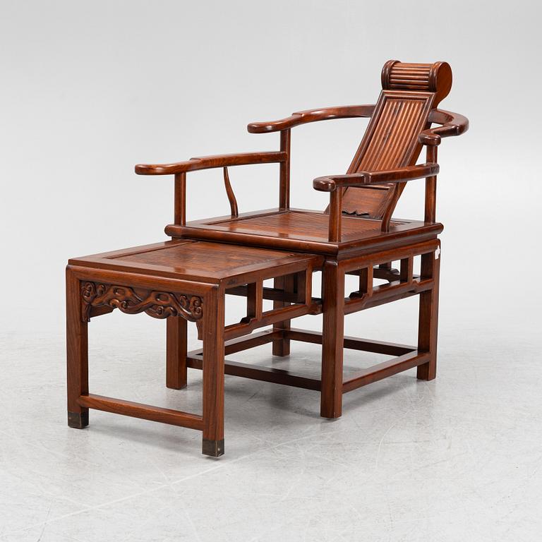A hardwood resting chair, 20th century.