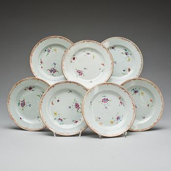 ASSIETTER, 7 st. Porslin, Kina, Qianlong (1736-1795).