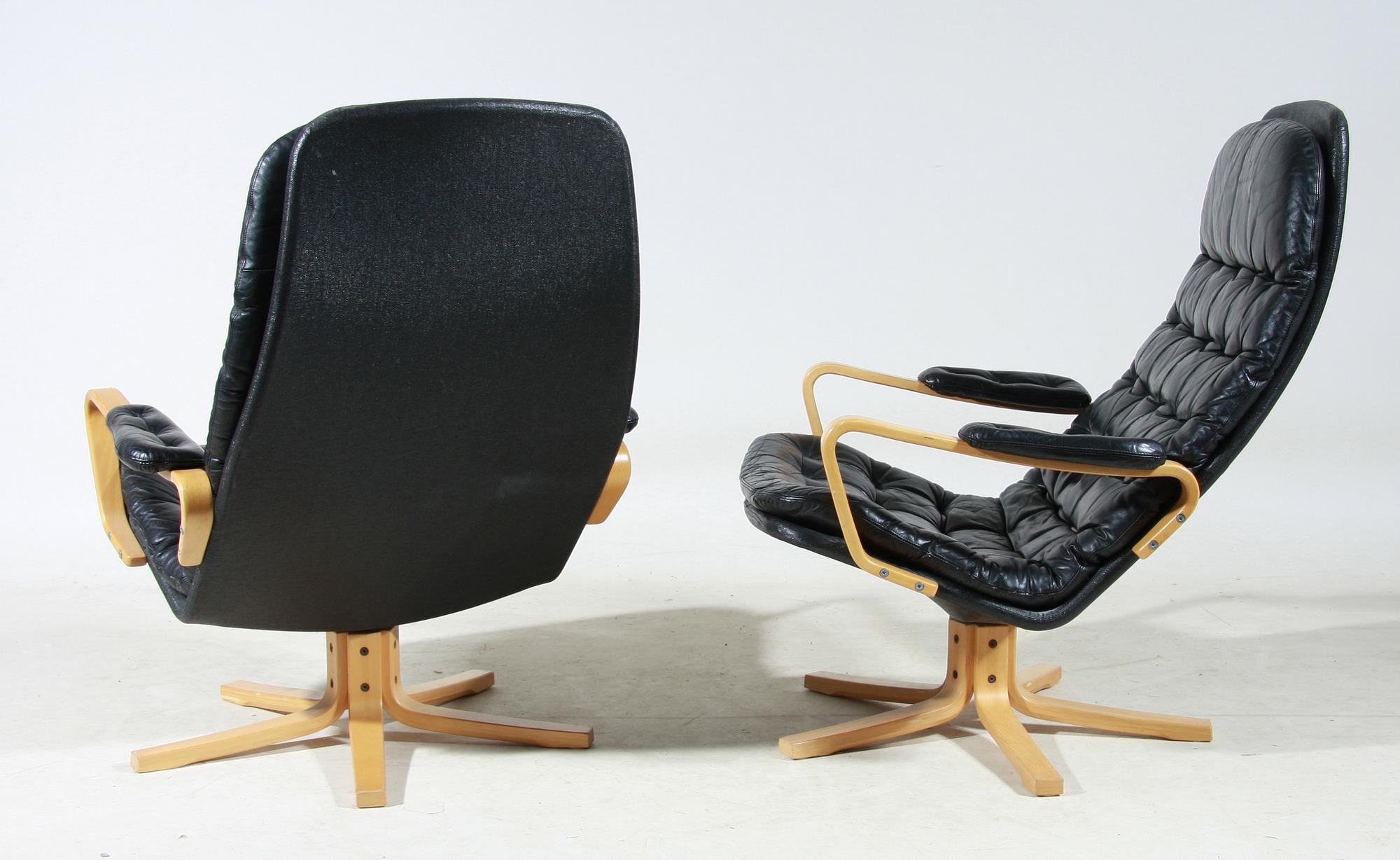 FÅTÖLJER, ett par, Dux. 1900-talets andra hälft.