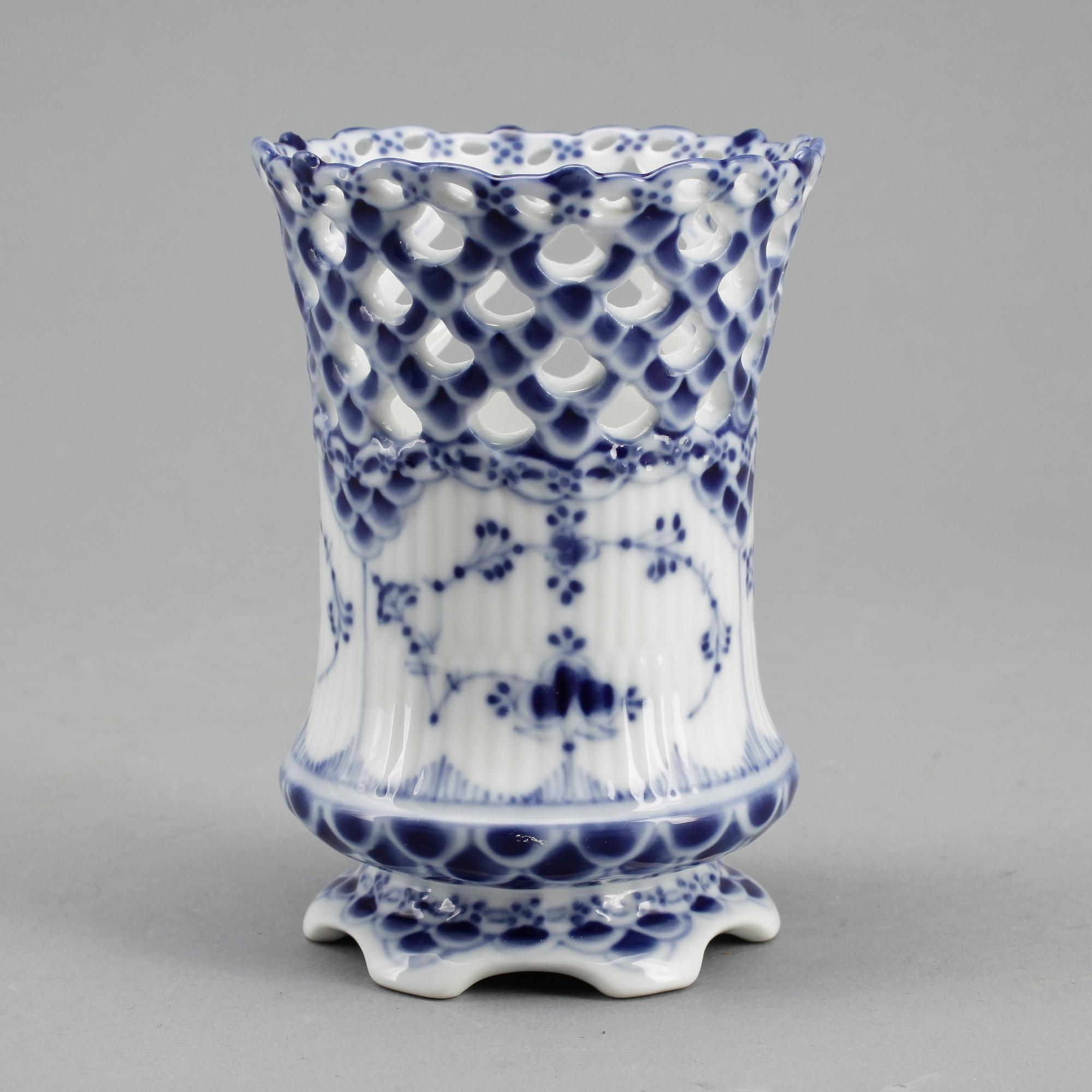 SERVISDELAR, 9st , porslin, "Musselmalet", Royal Copenhagen, 1900-talets andra hälft.