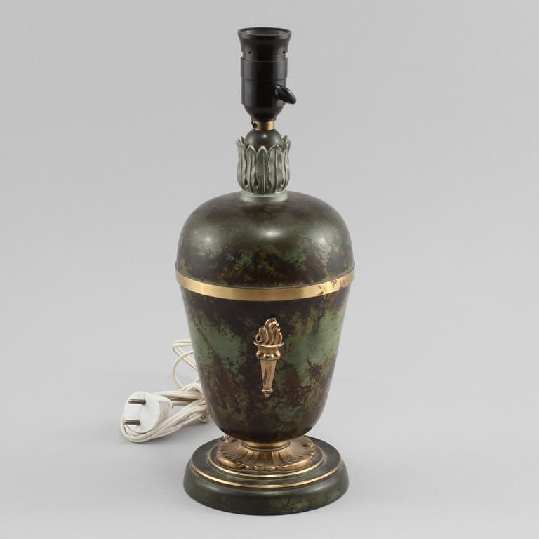 BORDSLAMPA, 1900-talets första hälft.