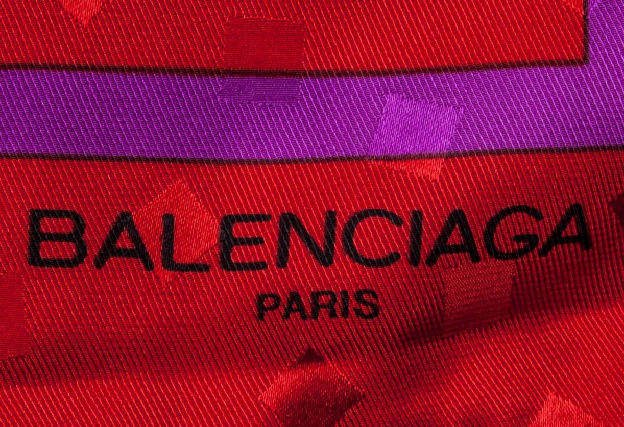 SCARFAR, Escada och Balenciaga.