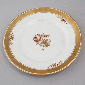 78 pieces of porcelain ware, model "Golden Baskett" by Royal Copenhagen, second half of the 20th cenutry.