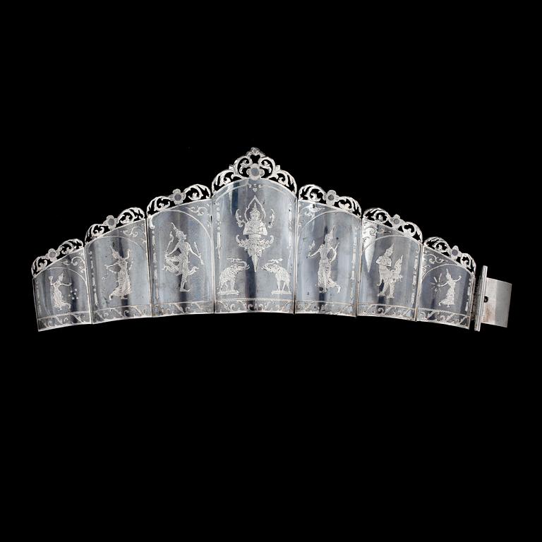 ARMRING, silver, Thailand. 1900-tal. Vikt ca 79g.