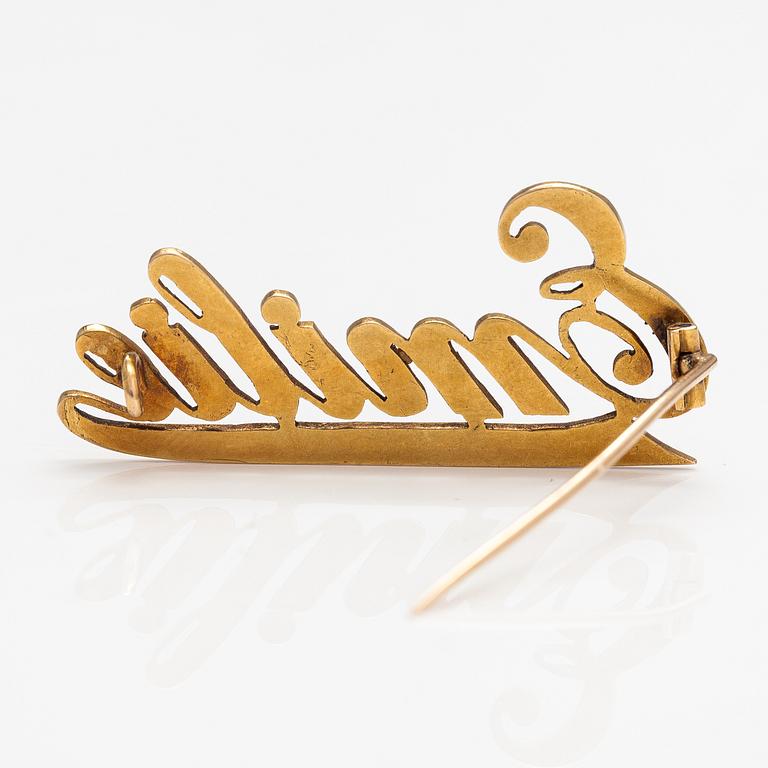 An 18K gold 'Emilie' brooch with pearls.