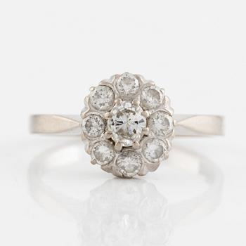 Ring carmosé med oval- och runda briljantslipade diamanter, Engelbert.