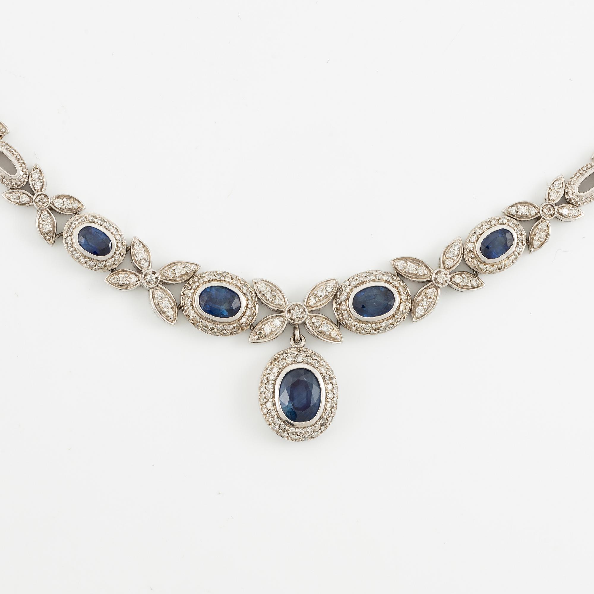 Necklace 18K white gold with sapphires and brilliant-cut diamonds.