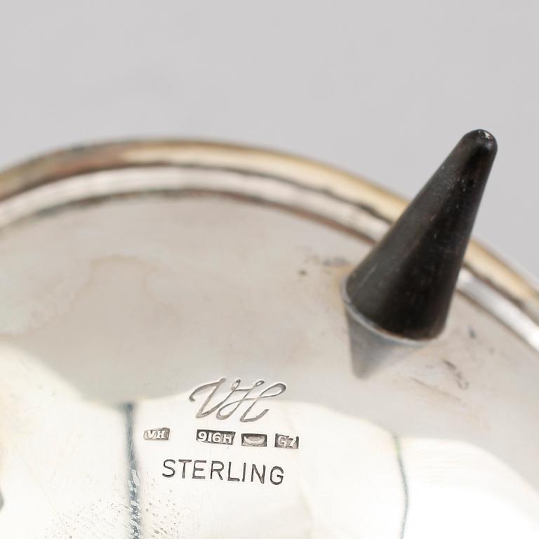 SKÅL, sterlingsilver, signerad VH, 1900-talets mitt. Vikt ca 49 gram.