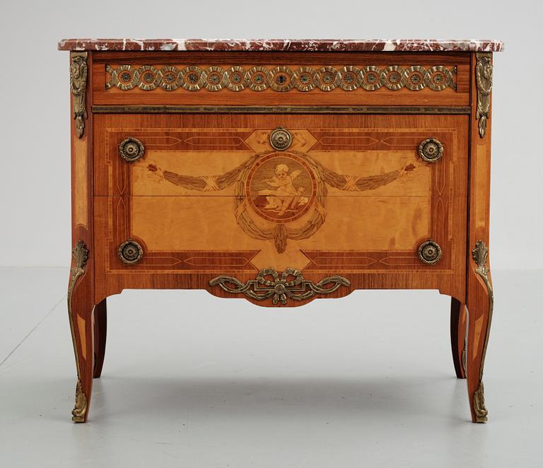 BYRÅ, gustaviansk stil, 1900-tal.