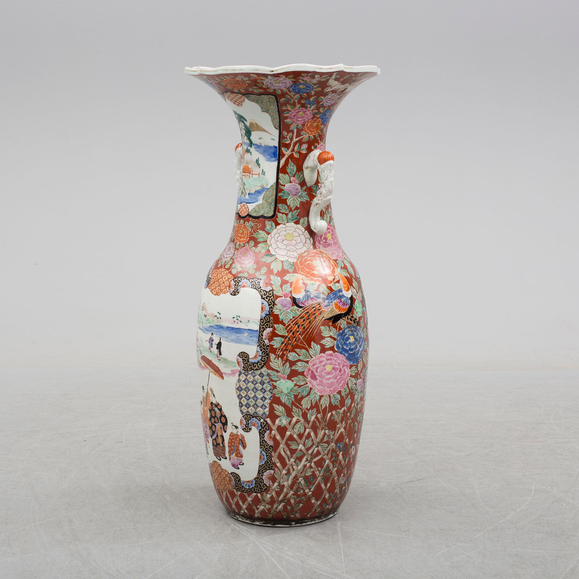 A massive Japanese 20th century imari porcelain vase.