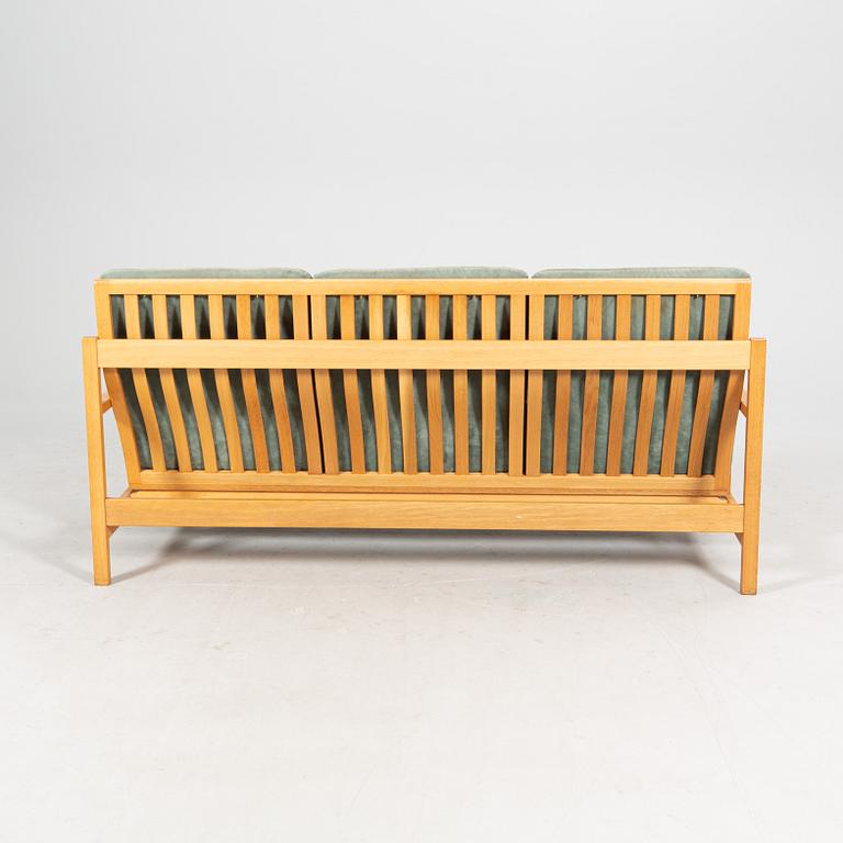 A Børge Mogensen 2253 oak sofa Fredericia Stolefabrik 1960s.