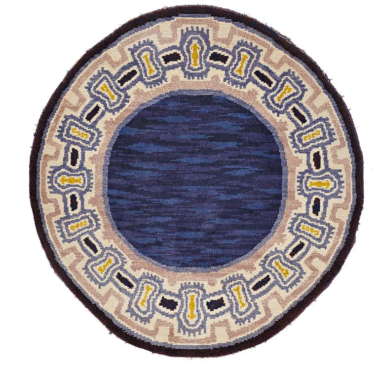 MATTO, almost circular, knotted pile, ca 187 x 178 cm, probably Sweden around the middle of the 20th century.