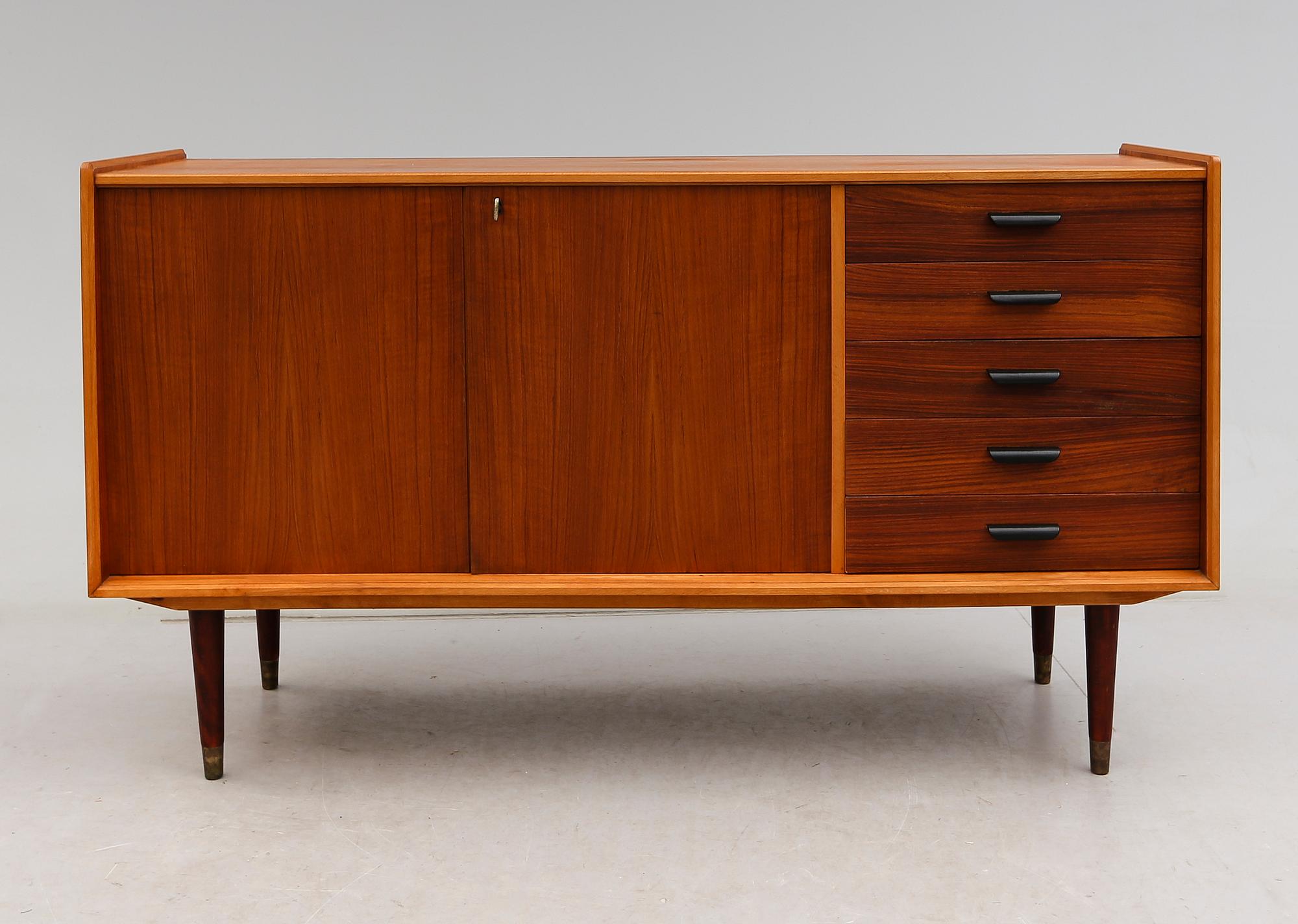 SIDEBOARD, 1900-talets andra hälft.