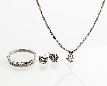 SMYCKESET, 3 delar, 18 k vitguld med diamanter, totalt ca 0.20. Totalvikt ca 11 g.