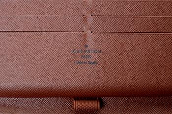 Louis Vuitton, Zippy Organizer, made in Spain.