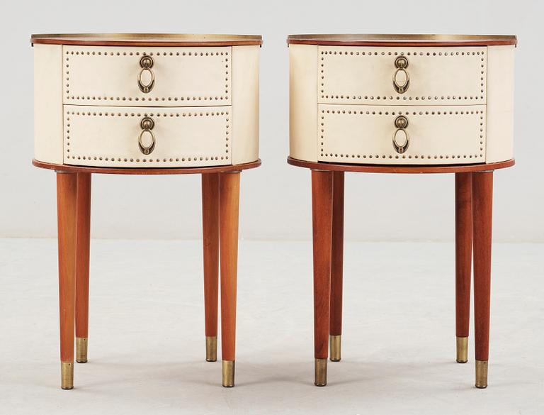 SÄNGBORD, ett par, 1930-40-tal.