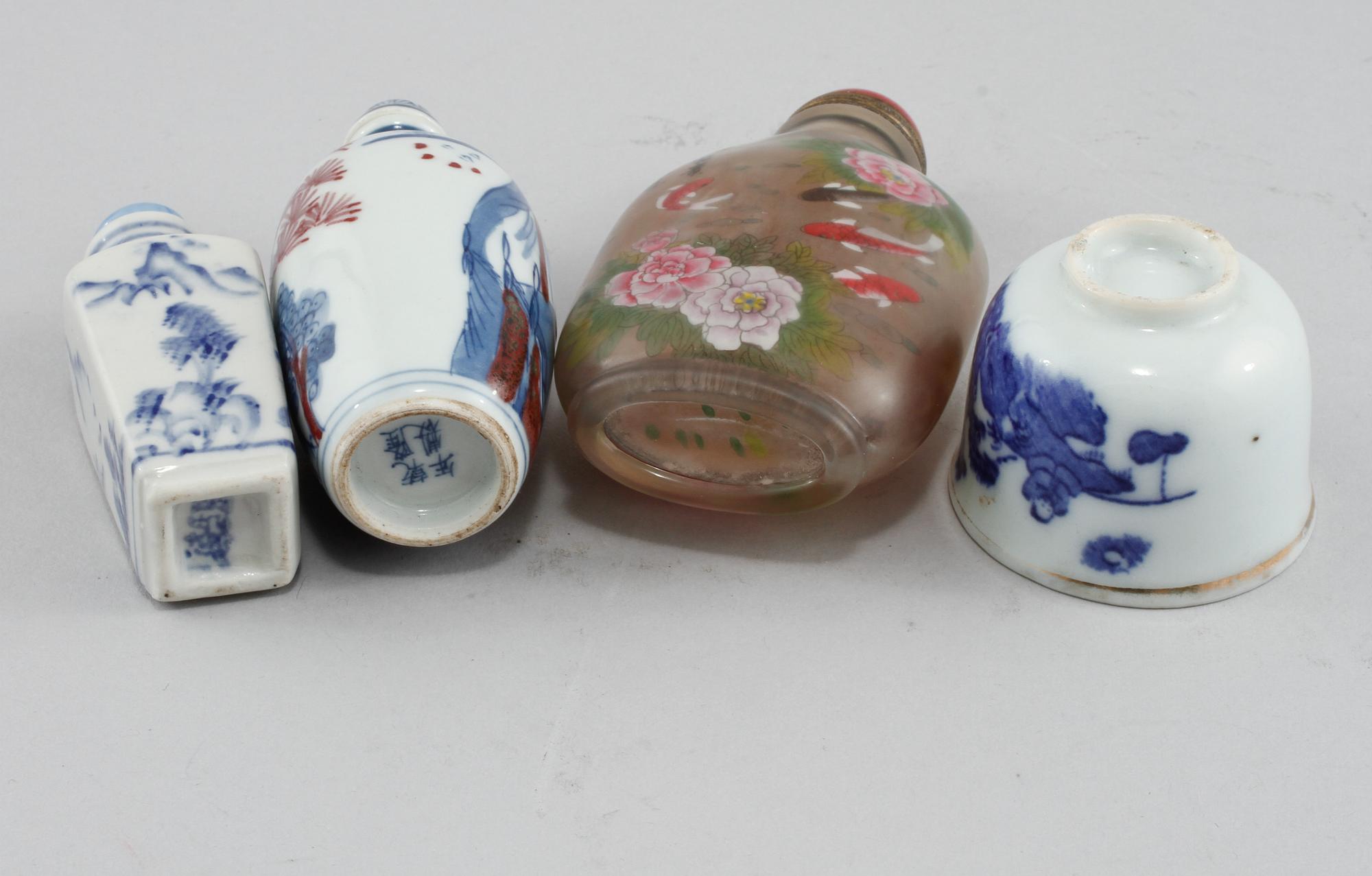 SNUSFLASKOR, 3 st, och MINIATYRSKÅL, porslin samt glas, Kina, 1900-tal.