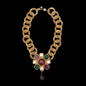 309. A necklace by Chanel.