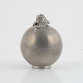 Nils Fougstedt, a pewter bonbonniere, model "A 999", Firma Svenskt Tenn, Stockholm 1930.