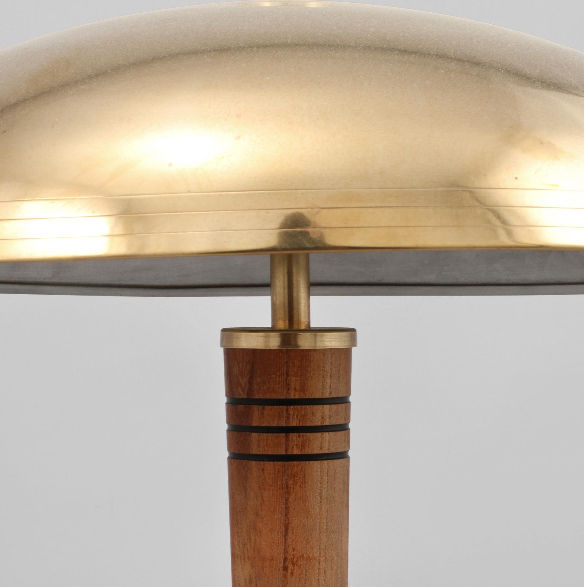 SKRIVBORDSLAMPA, 1900-talets första hälft.