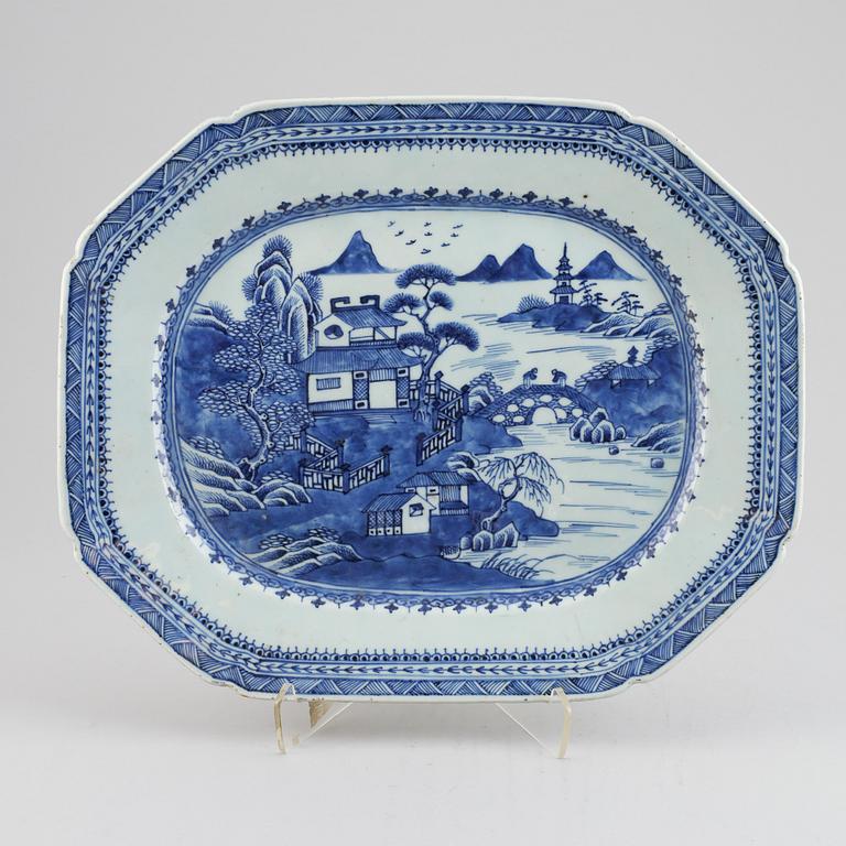 Stekfat, kompaniporslin, Qingdynastin, Qianlong (1736-1795).