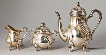 KAFFESERVIS, 3 delar, silver, rokokostil, C.D. Bäckström, Stockholm, 1920. Vikt tot 1184.