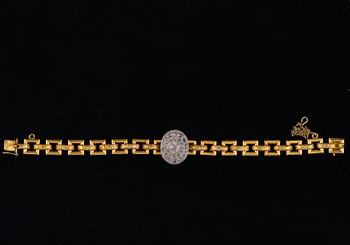 ARMBAND, 56 guld gammalslipade diamanter ca 2.65 ct. St Petersburg 1898 - 1903. Vikt 23,6 g.