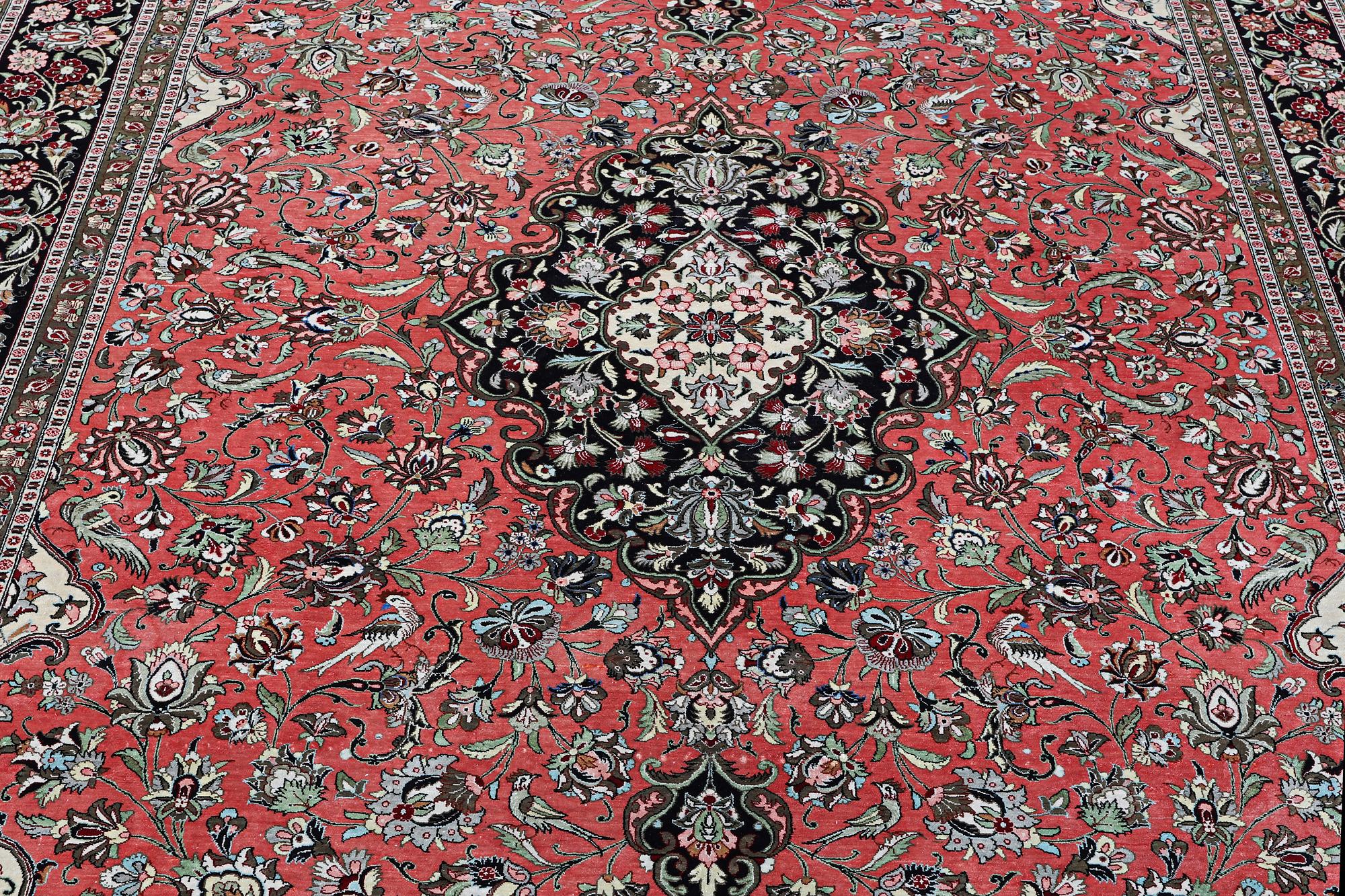 Matta, silkeghom, ca. 305 x 205 cm.