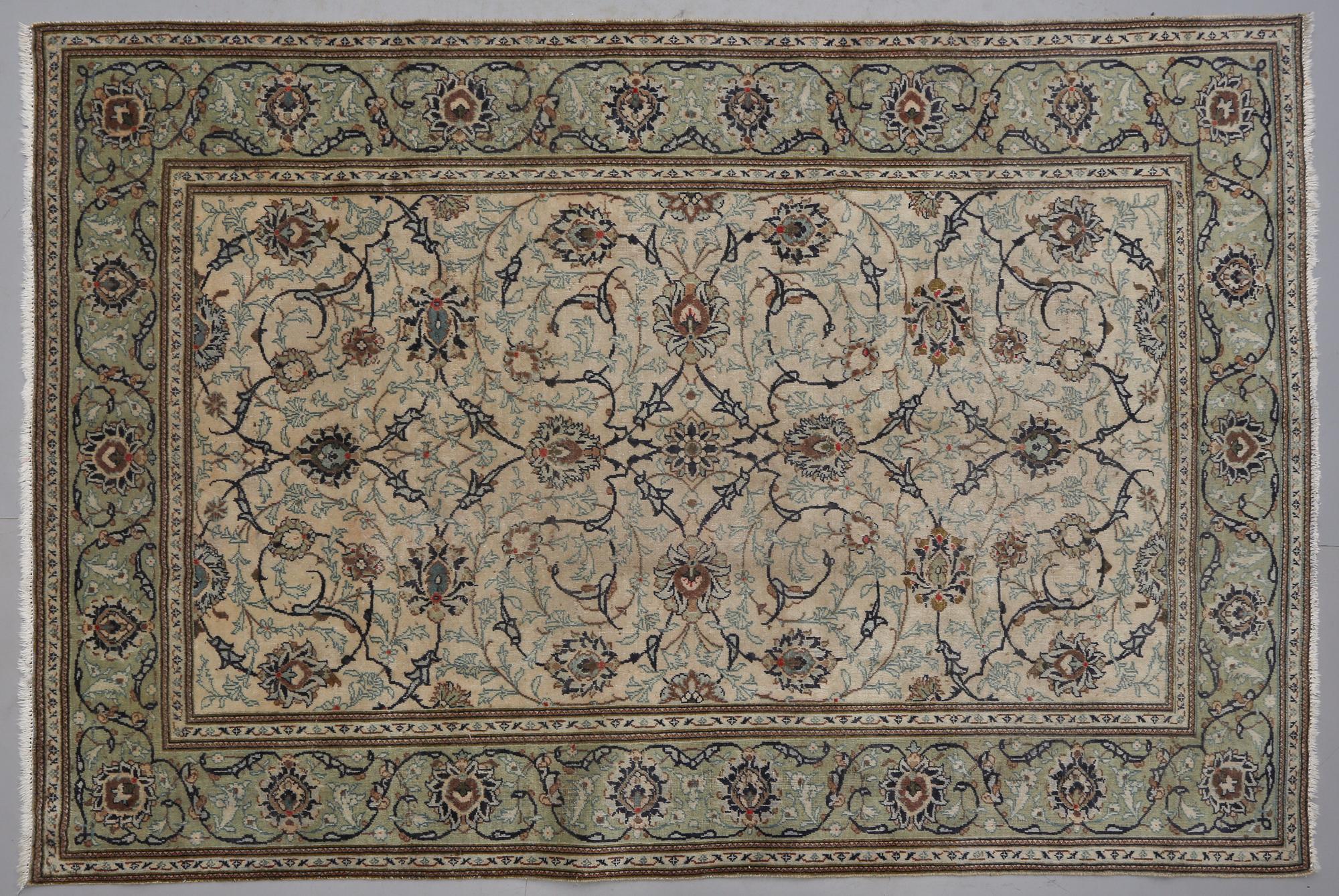 MATTA, orientalisk, 1900-talets senare del, ca 280 x 188 cm.