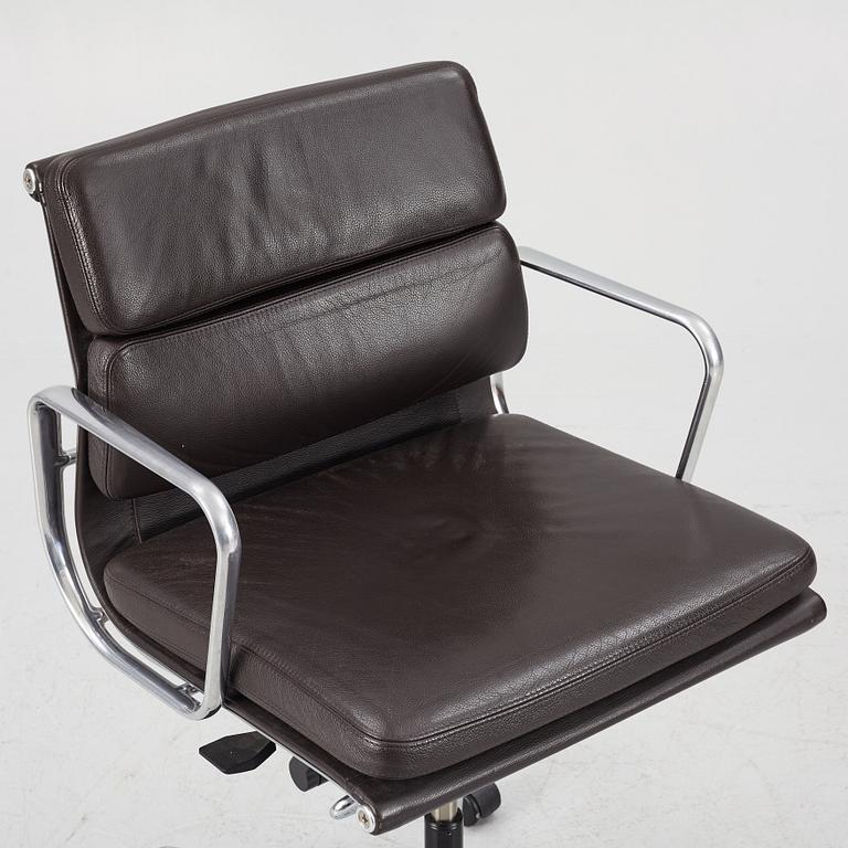 Charles & Ray Eames, kontorsstol, "Soft Pad Chair EA217", Vitra.