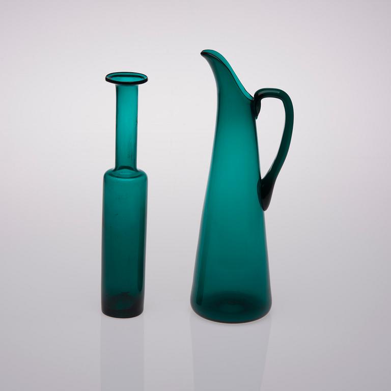 PULLO ja KAADIN, lasia, pullo signeerattu Nanny Still Riihimäen Lasi Oy.