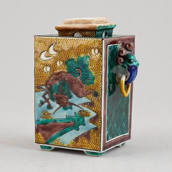 A Japanese porcelain censer, Kutani, 20th century.