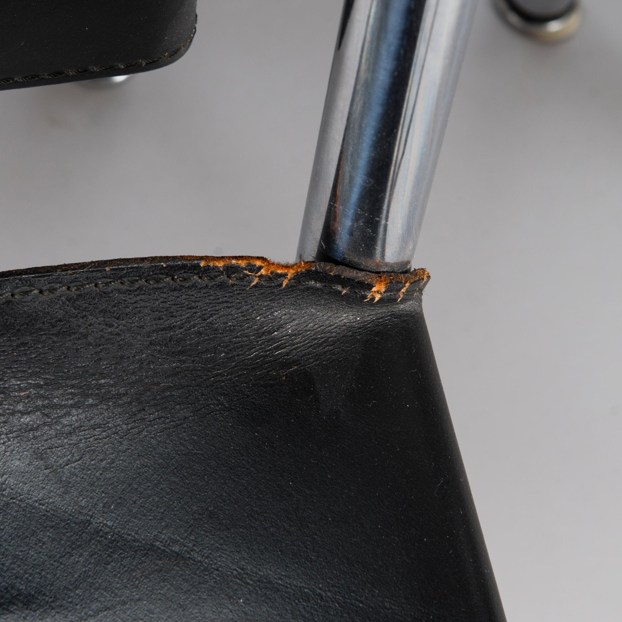 LE CORBUSIER, fåtöljer 4 st, modell LC 1, 1900-talets slut.