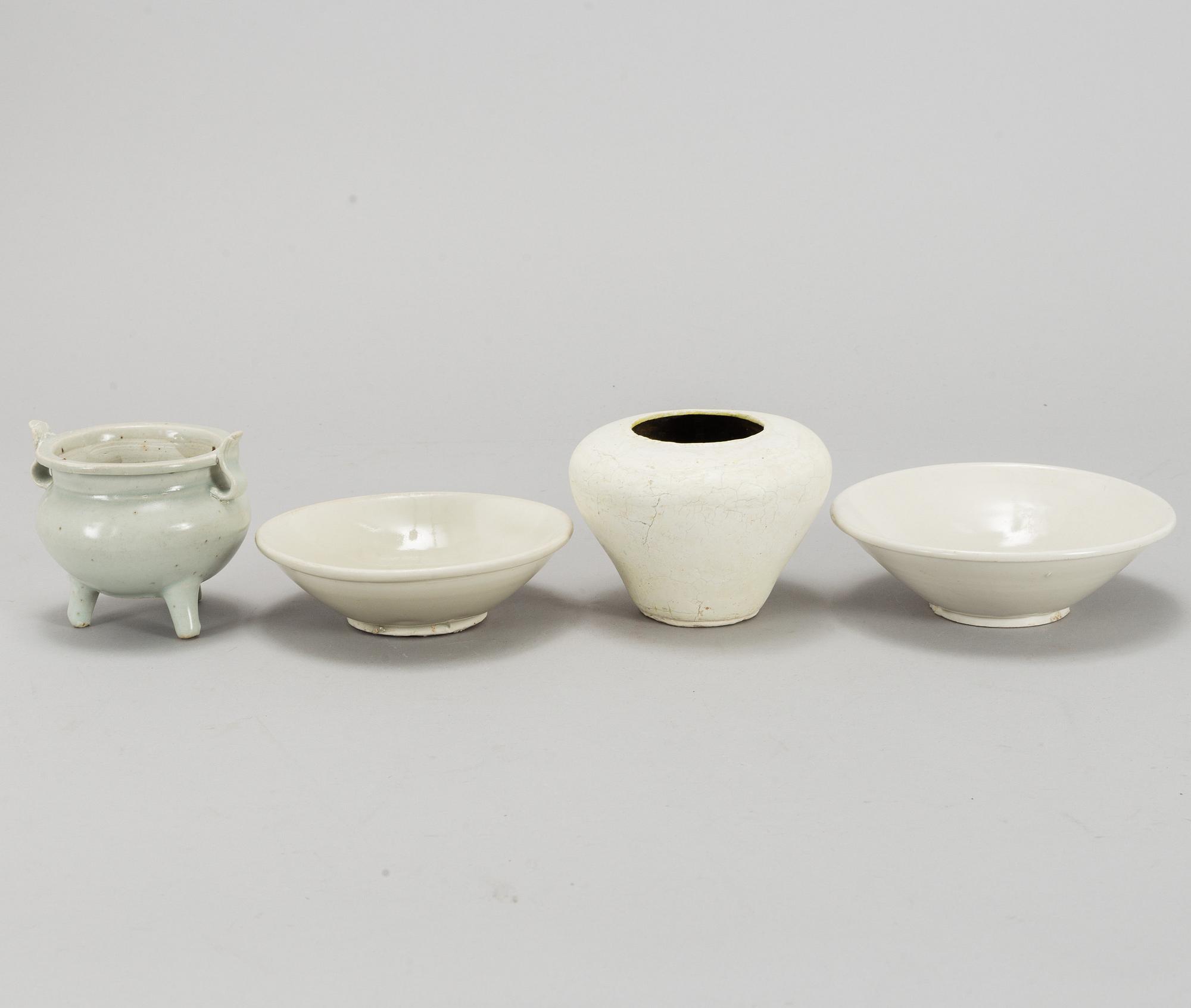 A group of white glazed ceramics, South East Asia, 16th/15th Century.